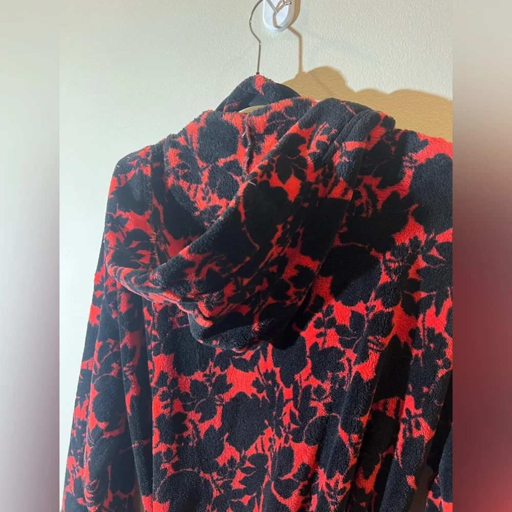 Vera Bradley hooded tie front red black floral robe red black women’s S/M belted